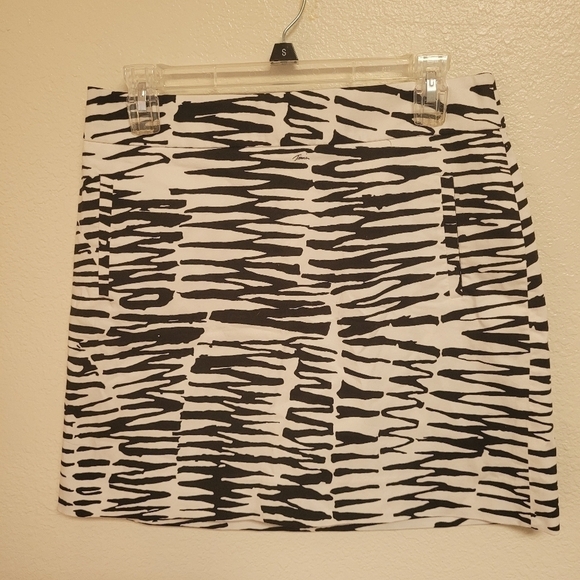 Banana Republic X Truna Turk Black and White Skirt - Picture 2 of 5